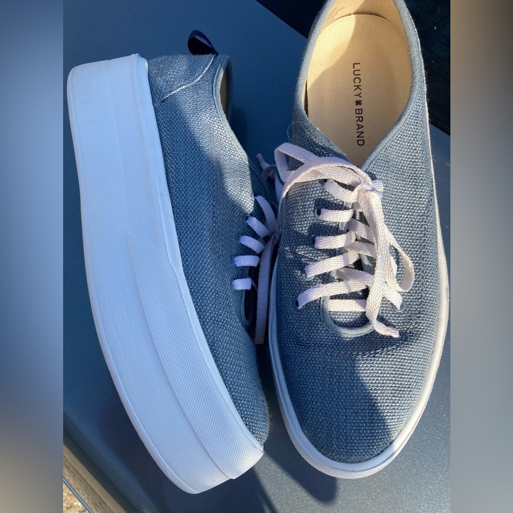 Platform sneakers